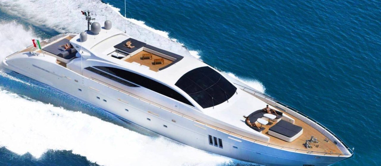 luxury yacht cruises greece