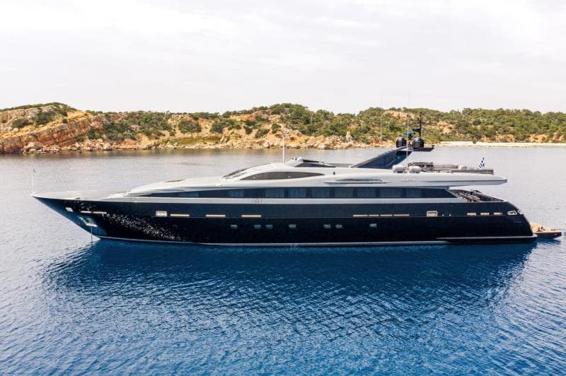 Mado motor yacht charter in Greece