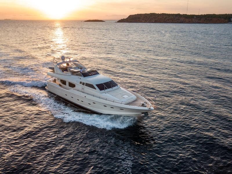 Pareaki Motor yacht – Luxury yacht charters