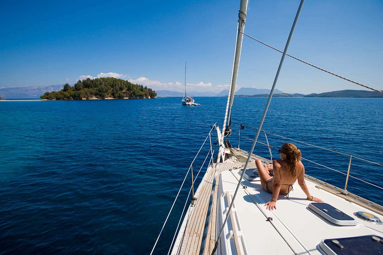 greece crewed yacht charter