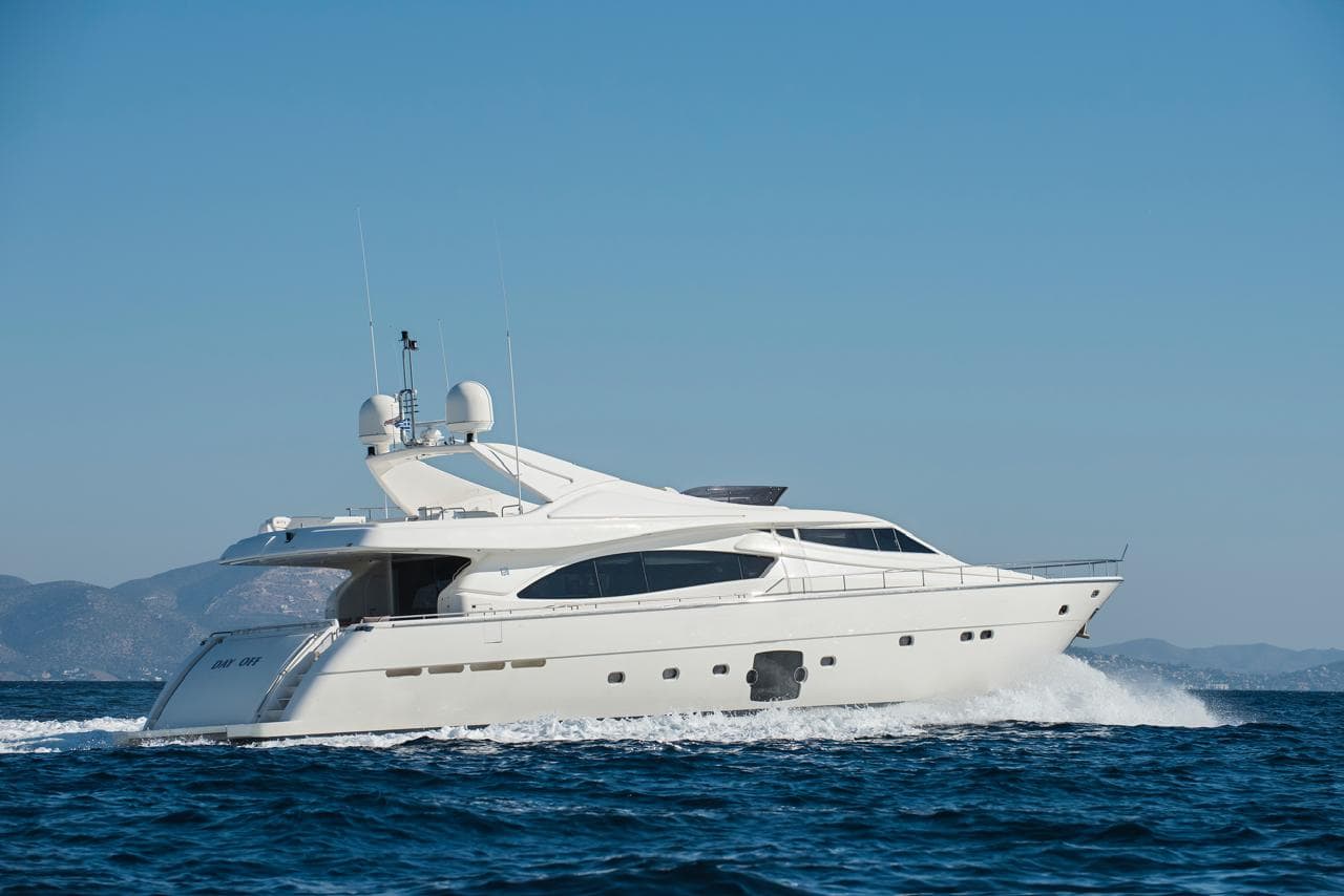 FERRETTI 881 Motor Yacht For Sale