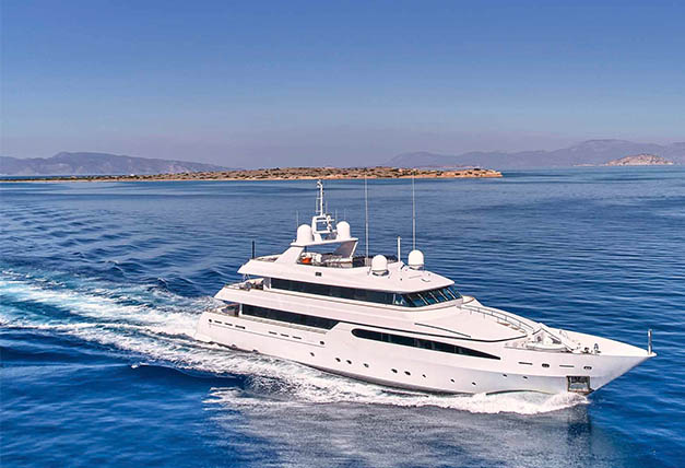 Luxury motor yacht charter Aremisea